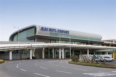 제주항공 인천공항 터미널: 바다의 바람이 노래하는 공항 이야기