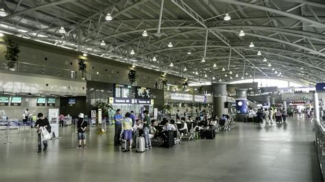 김해국제공항: 하늘을 나는 고래의 꿈